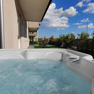Apartment San Giorgio Design Con Jacuzzi Privata, Colà